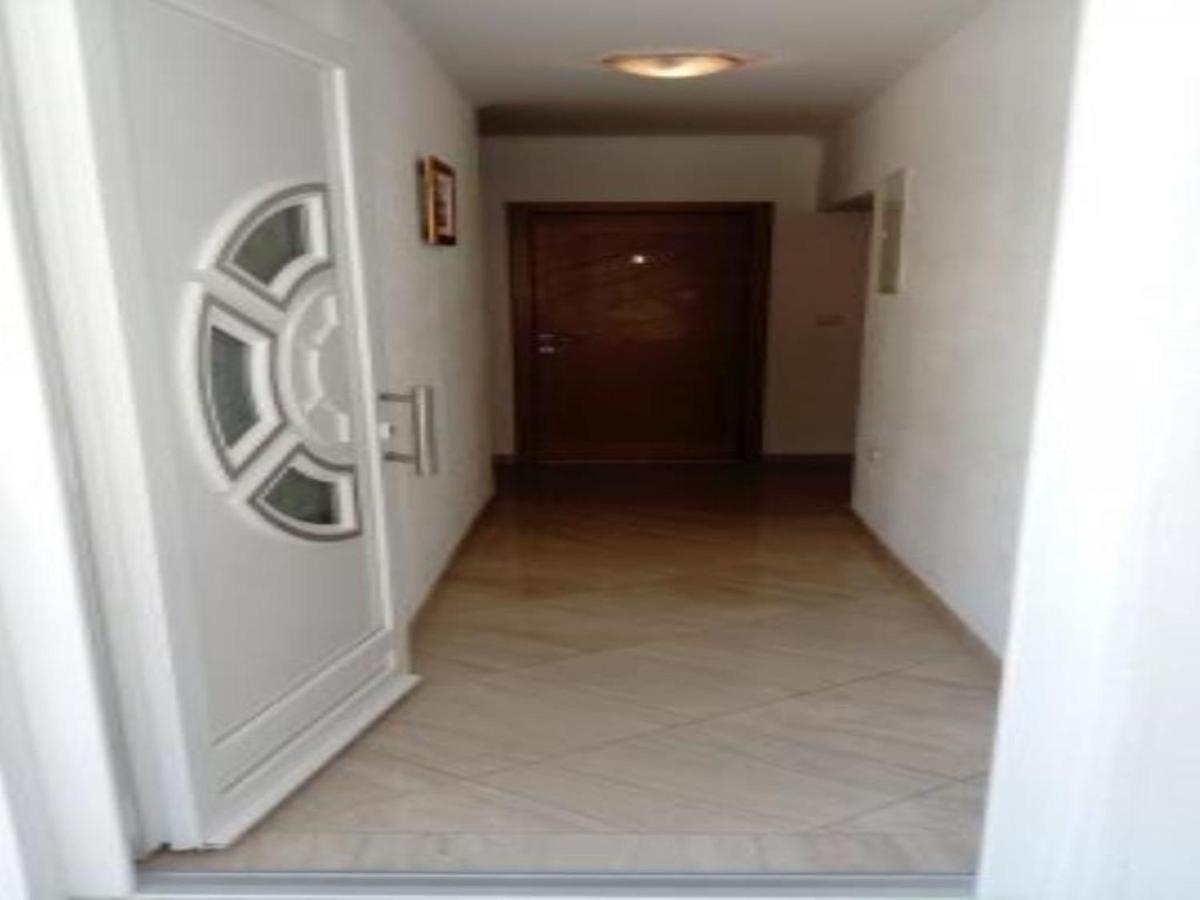 Rooms Nikola Tučepi Eksteriør bilde